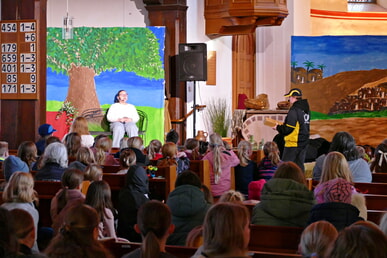 Eine Woche voller Geschichten, Frieden und Gemeinschaft - KIBIWO mit rund 120 Kindern in Hilchenbach